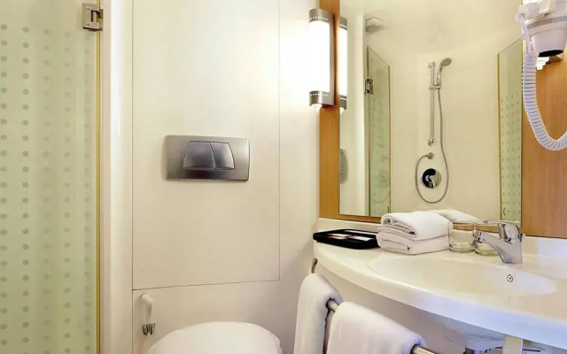 ibis Bali Legian Street