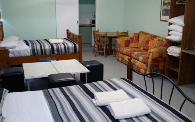 Warners Bay Hotel