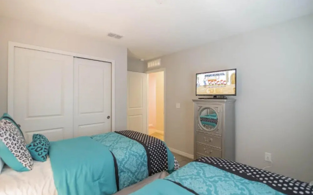 5137 Compass Bay