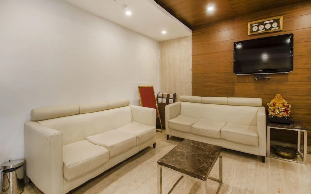 Kubeera Palace by OYO Rooms