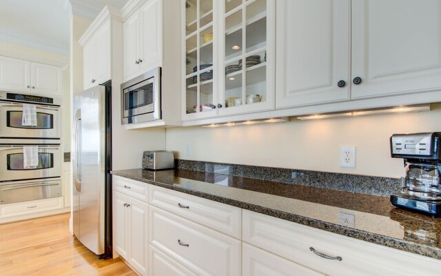 Higher Porpoise by Peace Vacations