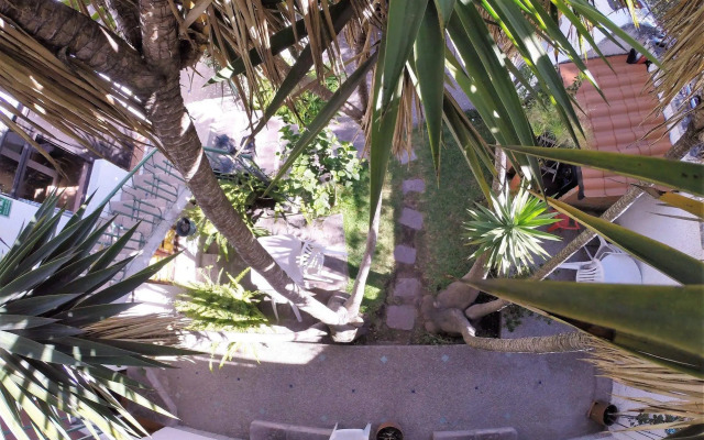 L'AUBERGE INN - Hostel