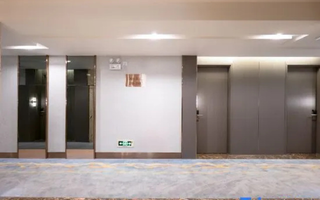 Zhongshan Huancheng Louis Hotel