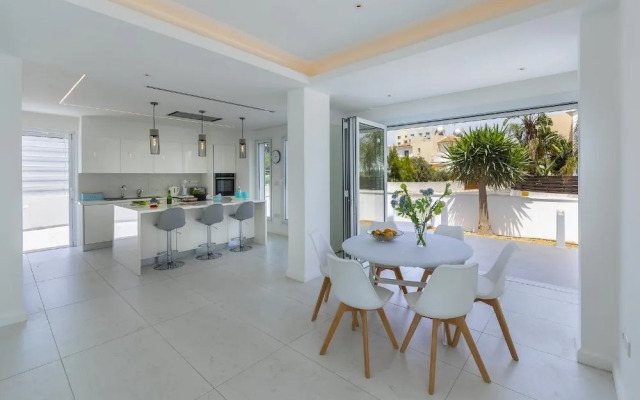 Protaras Villa Piera By The Sea