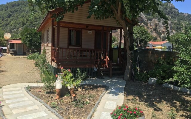 YALILI Wooden House