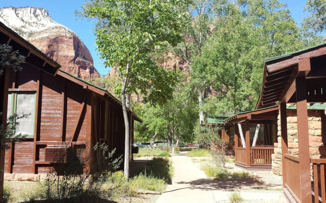 Zion Lodge