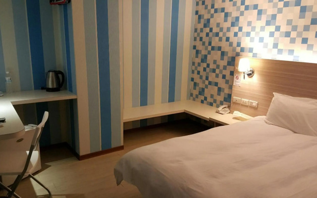 Honey Prince Hotel