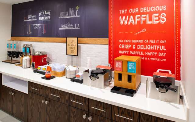 Hampton Inn & Suites Adrian