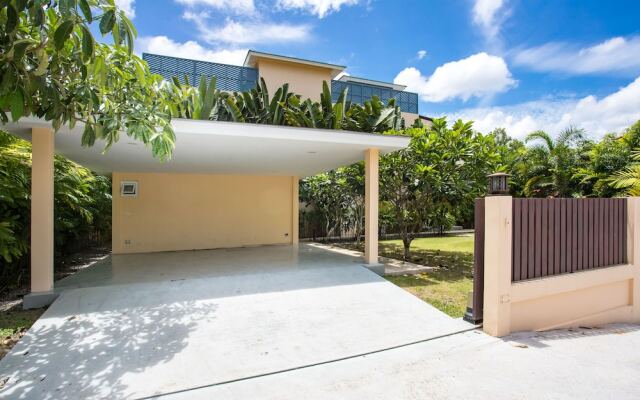 Seaview Pool Villa Dragon D in Tropics