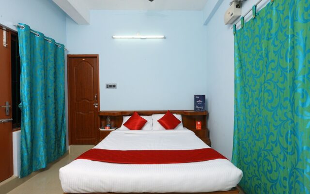 OYO 10910 Home Spacious 4BHK Near Paradise Beach