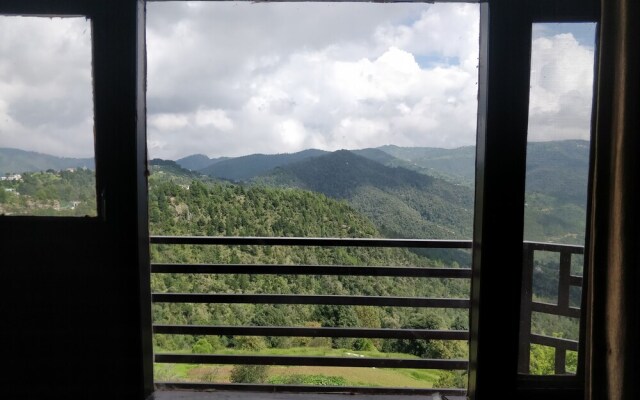 OYO 17380 Lord Krishna Himalayan Hotel