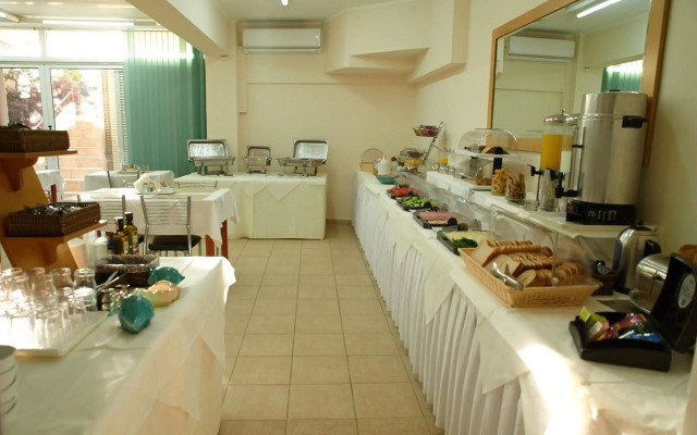 Veronica Hotel