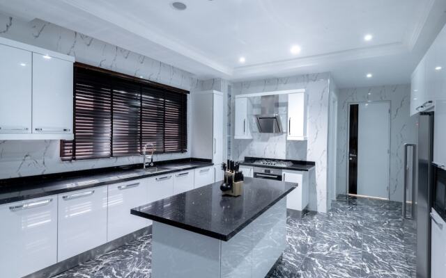 The Wells Carlton Hotel and Apartments