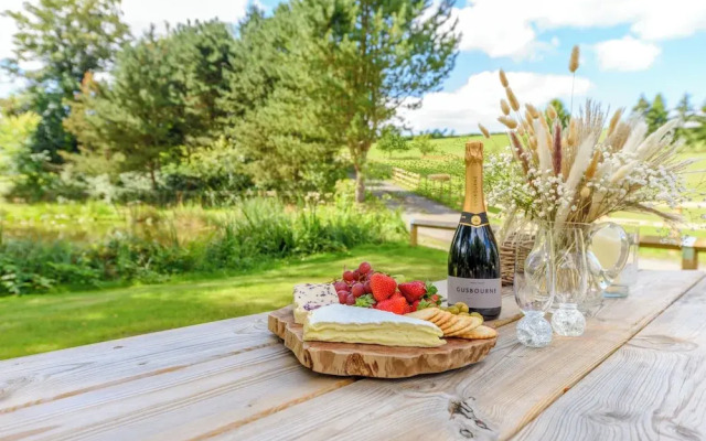 Secret Waterside Lodges in Worcestershire