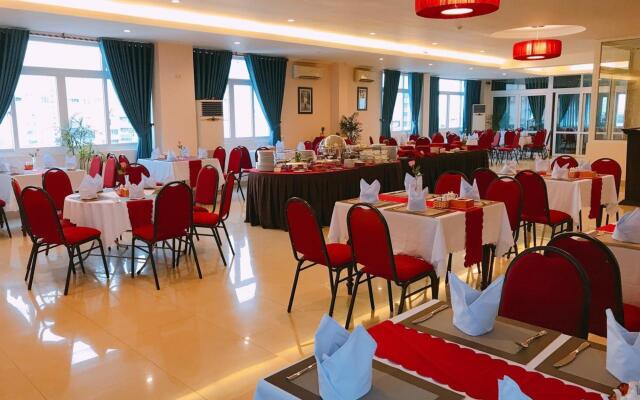 Golden Star Hotel