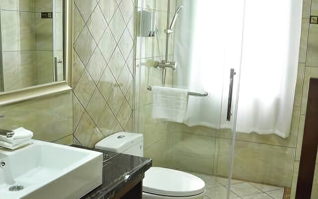 Dennis Holiday Hotel