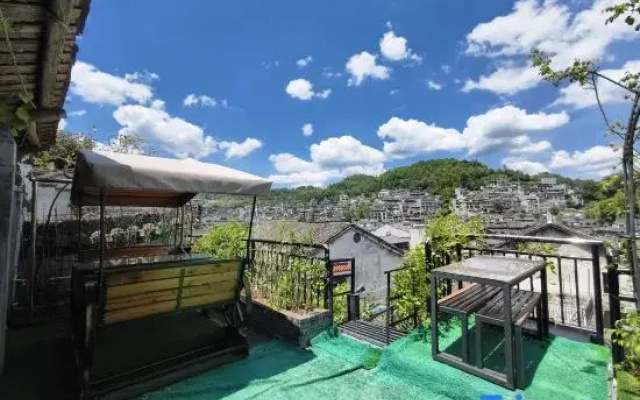 Yunshuiyao Serene Courtyard Homestay (Fenghuang Ancient Town)