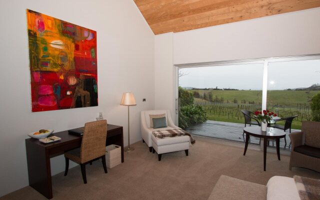 Takatu Lodge and Vineyard