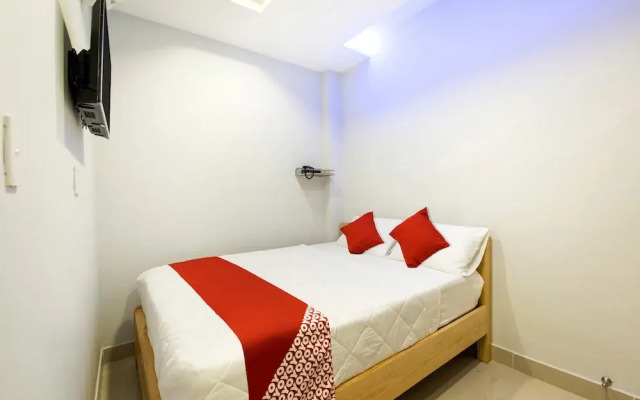 White 1 Hotel by OYO Rooms