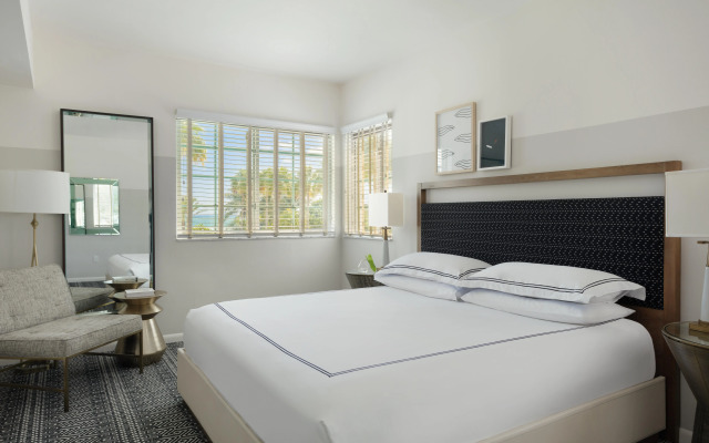 Kimpton Surfcomber Hotel by IHG
