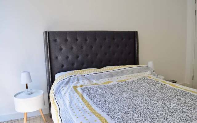 Stylish 1 Bedroom Flat In Amazing Location