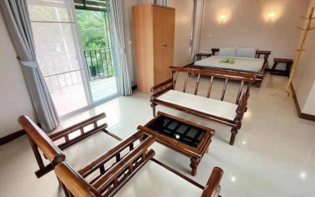 Baan Chom Khao