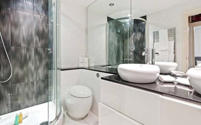 Spacious 1 Bed Flat W/patio in Central London