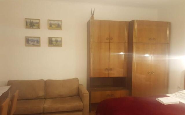 Room in An Old House