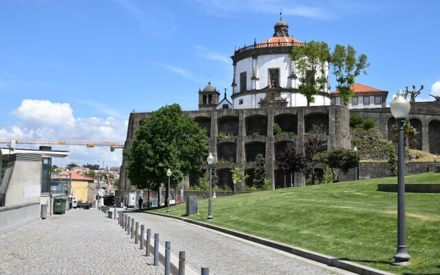 North Star Flats - Dom Luís I Bridge