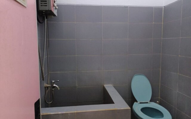 Hotel O Lili Kost SyariahNearKetapang Royal City