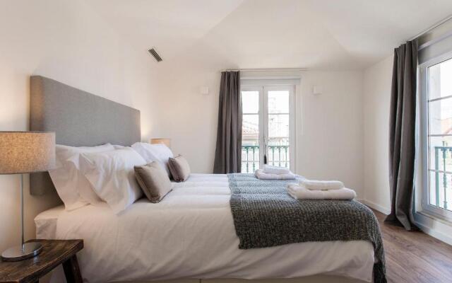 Chiado River View Deluxe Apartment