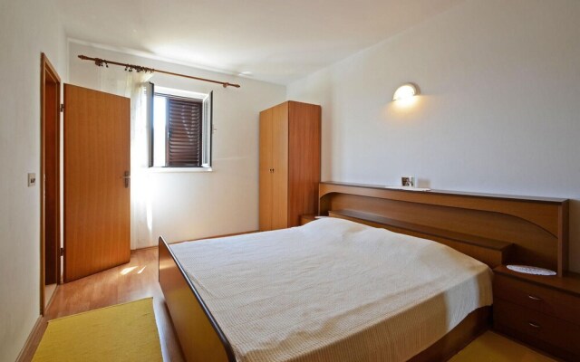 Amazing Apartment in Racisce With Wifi and 3 Bedrooms