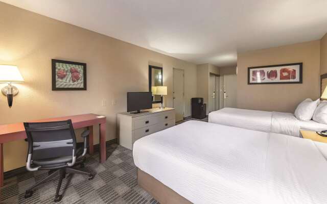 Ramada by Wyndham Fairfield NJ