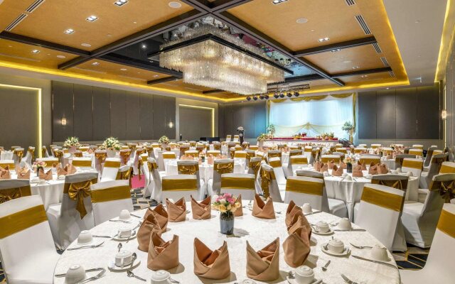 Novotel Yangon Max