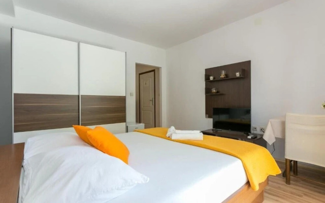 Room Nika