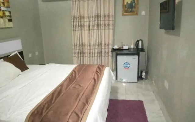 DCM Hotel and Suites