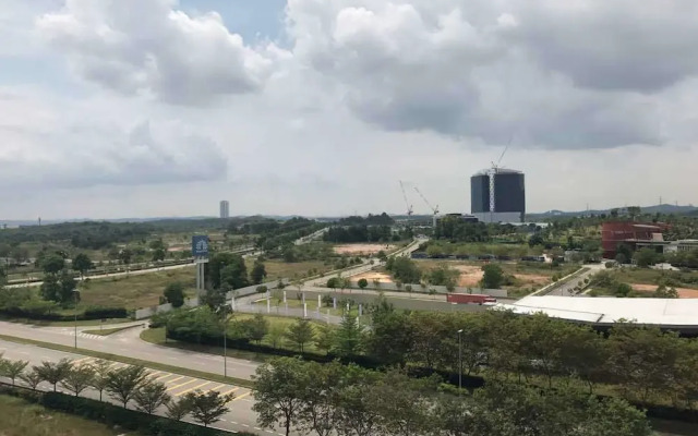 Cozy Condo at The Meridin Medini