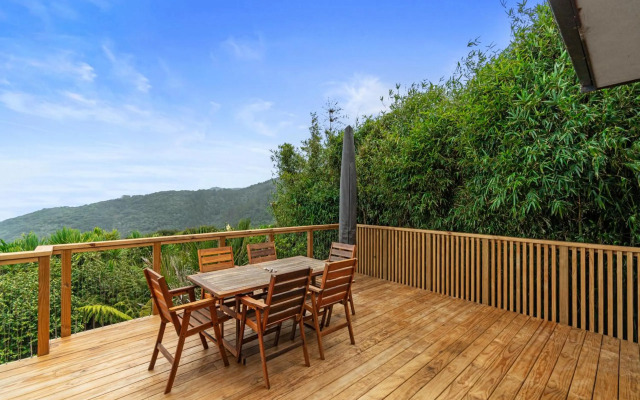 Perfectly Piha - Piha Holiday Home