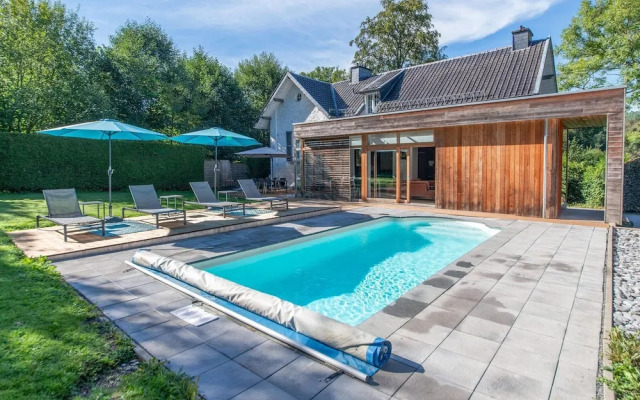 Villa White in Spa With Pool
