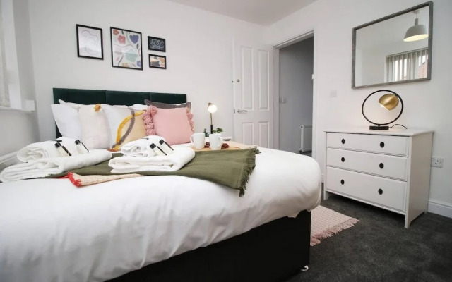 Isla House - Newport City Centre - Sleeps 7