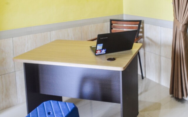 SPOT ON 91463 Obby Guest House