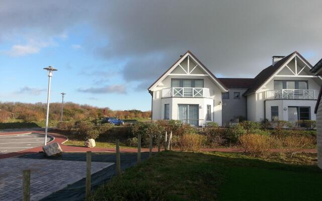 Luxury holiday home 800 m. from the beach of Équihen-Plage