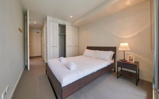 Convenient & Modern 1 Bed Apartment Docklands