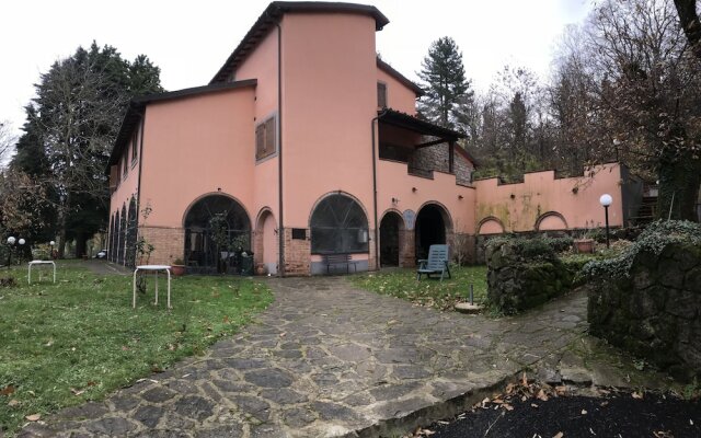 C.A.V. Capenti - Near Parco Piscine Capenti Outdoor Pool