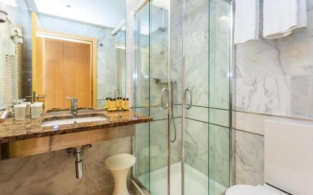 Crowne Plaza Caparica Lisbon by IHG