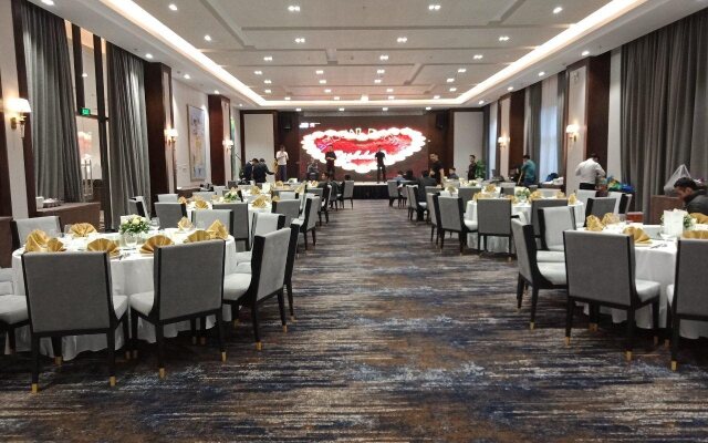 FLC Halong Bay Golf Club & Luxury Resort