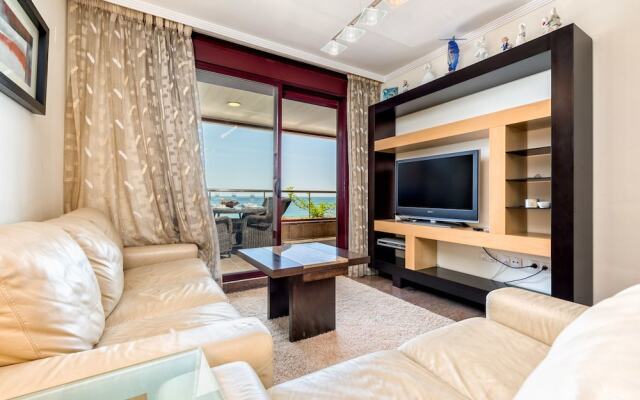 Magnificent 1st Line Beach Condo, Panoramic Sea Views