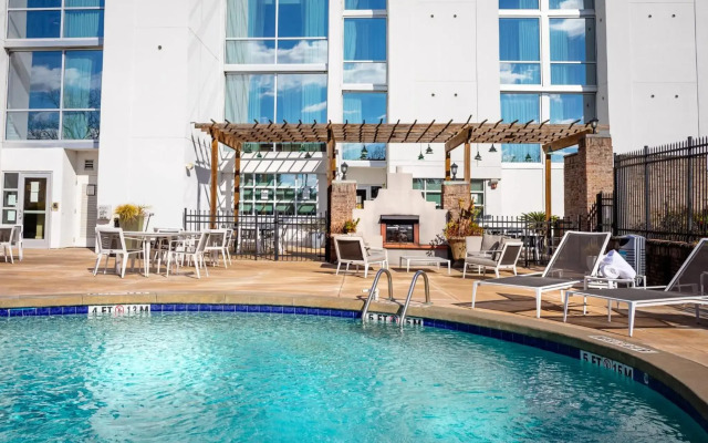 Crowne Plaza Charleston Airport - Conv Ctr by IHG