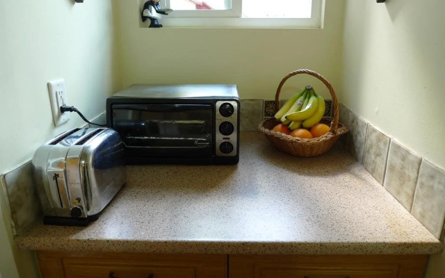 Vancouver Garden Family Suite