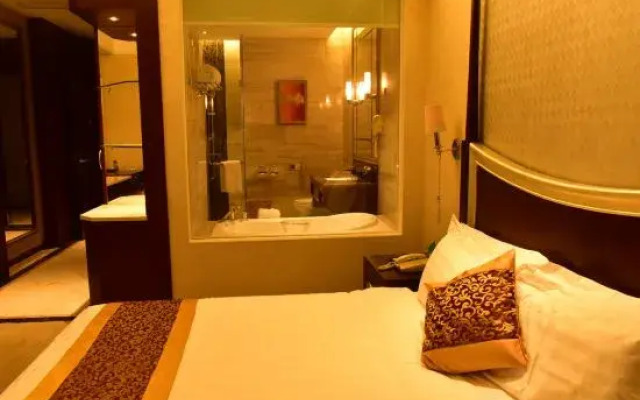 Hejiang Peninsula Hotel